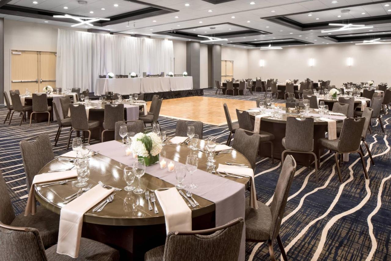 Delta Hotels By Marriott Minneapolis Northeast Exterior photo