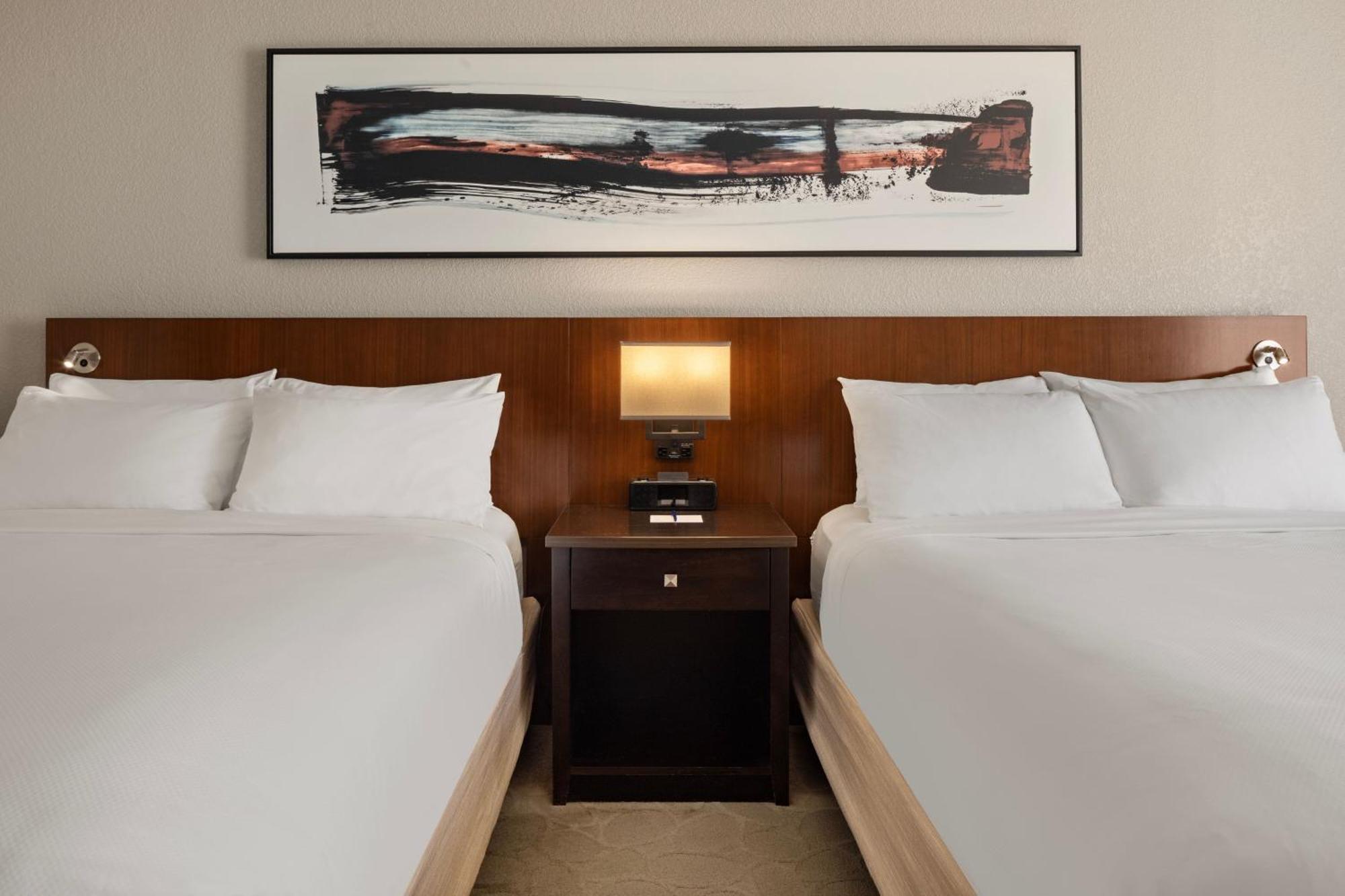 Delta Hotels By Marriott Minneapolis Northeast Exterior photo