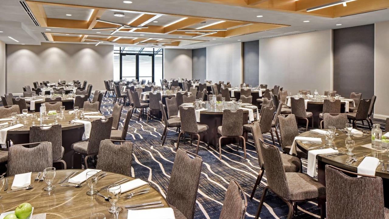 Delta Hotels By Marriott Minneapolis Northeast Exterior photo